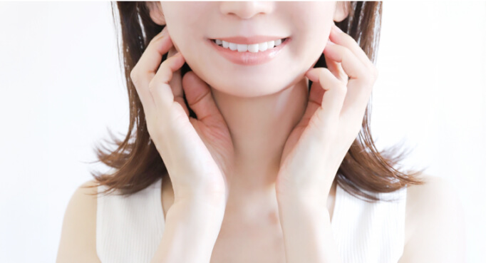 顔を気にする女性